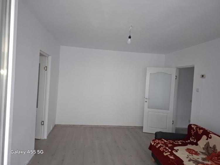 Apartament 2 camere Gemenii, RENOVAT, suprafață 48 mp, parter, balcon, beci.