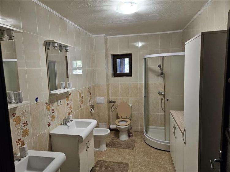 Suceava, casa deosebita in zona linistita.
