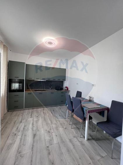 Apartament cu 2 camere de închiriat