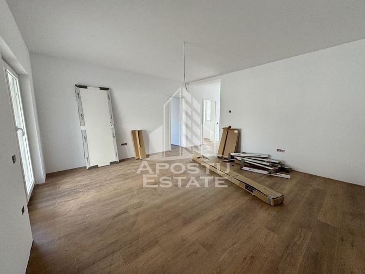 Duplex cu perete dublu 4 camere, complet finalizat la asfalt Chisoda.