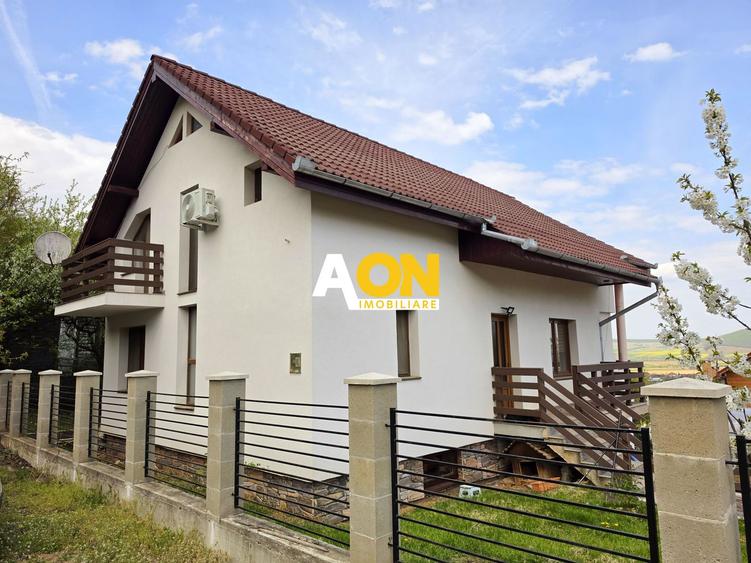 Casă cu 4 camere cu garaj, teren 619 mp, Alba Iulia - zona Micești