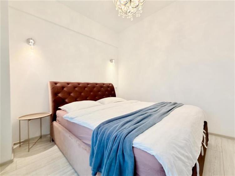 Apartament 3 camere tip penthouse Petru-Poni