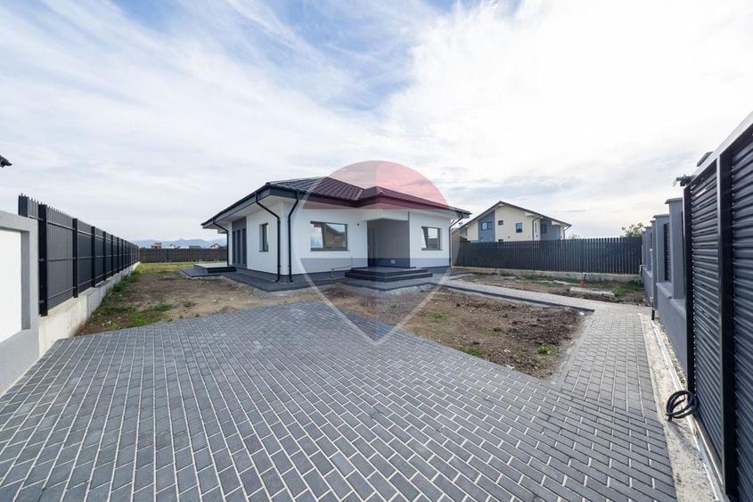 Casă pe parter în Hărman,3 dormitoare+ living, 630 mp teren