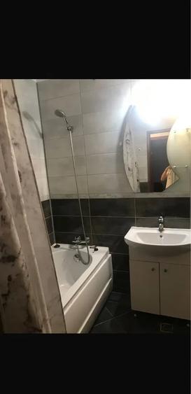 Garsonieră decomandată | 42 mp | Etaj 2 | Sector 4 | 400 €/lună