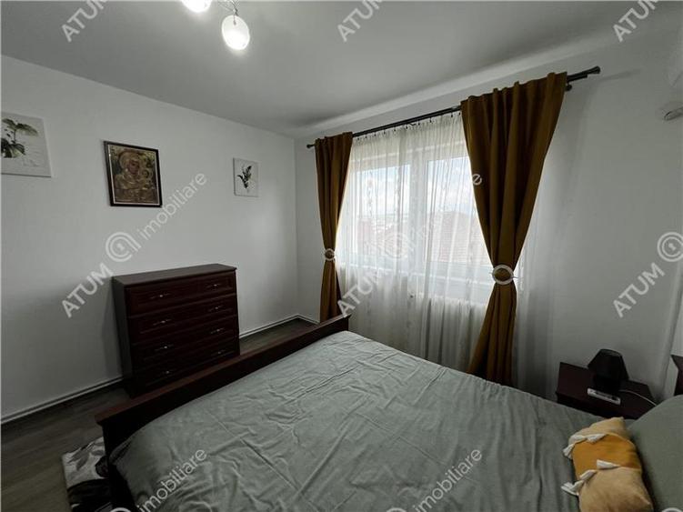 Apartament 3 camere la etaj intermediar si pivnita zona Vasile Aaron
