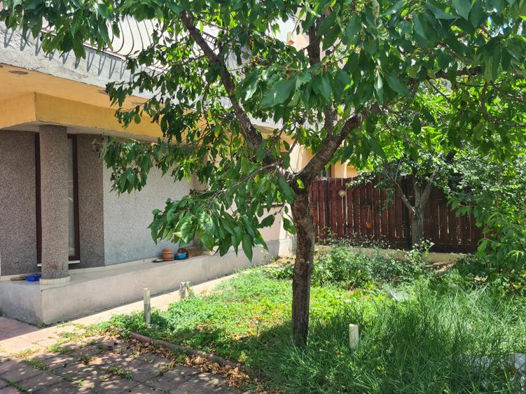 Vila P+1+M zona Militari - Pacii - str. Paralutelor constructie 2007 tip duplex