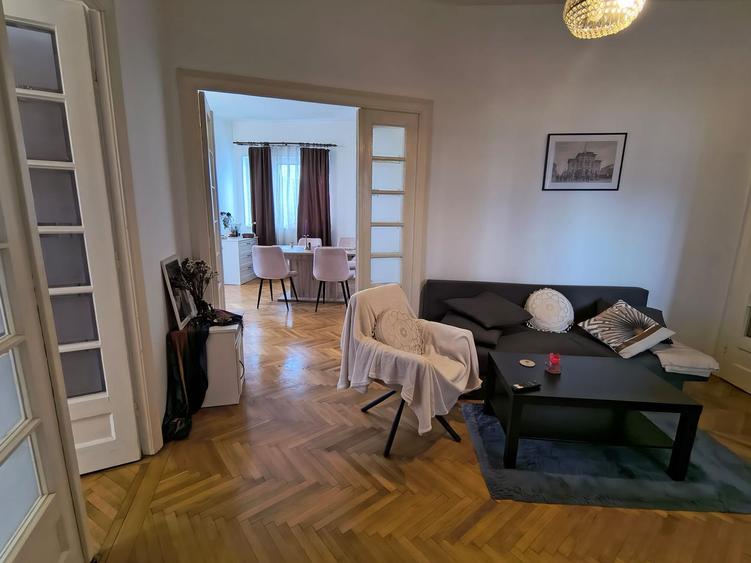 Peninsula 3 camere 84 mp pret 160.000 euro