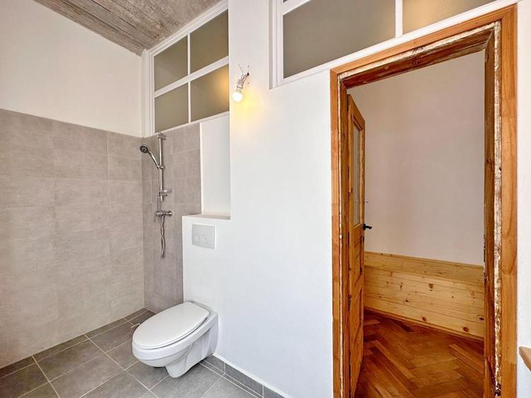 Apartament Spatios in casa, langa Biserica Neagra