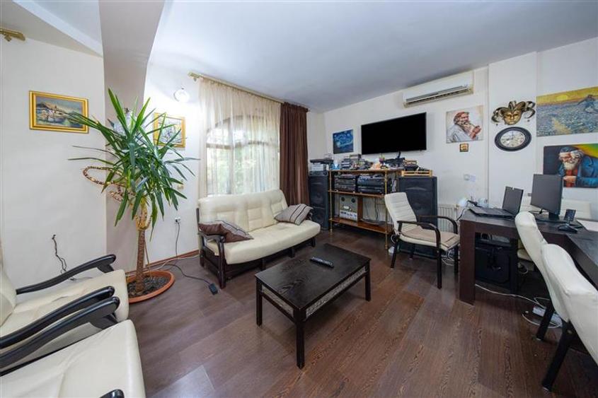 Vanzare Pensiune 9 camere Mamaia Nord langa plaja