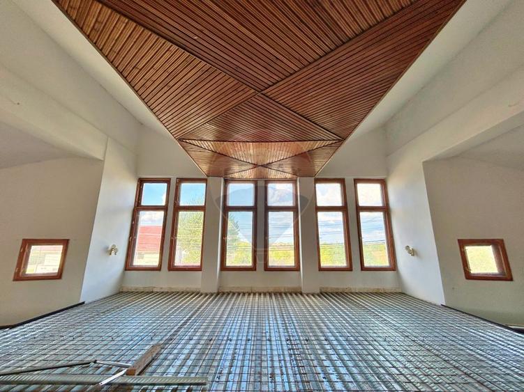 De vânzare pensiunea „Casa Albă”, orașul Pecica, jud. Arad