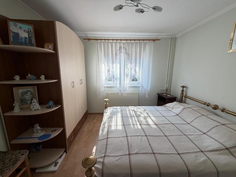 Apartament 4 camere. etj 2,  Radauti