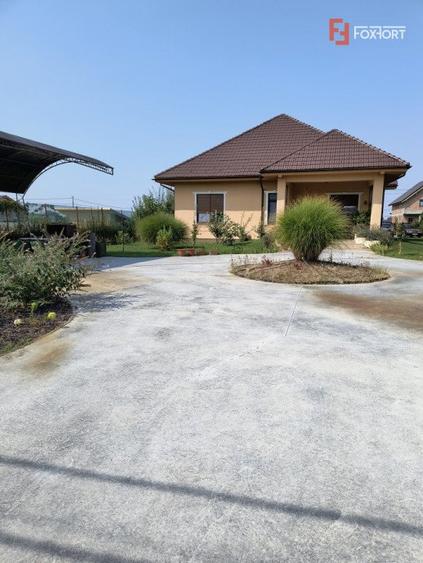 Casa Individuala cu 4 camere, echipata cu panouri, pompa de caldura in zona Sag