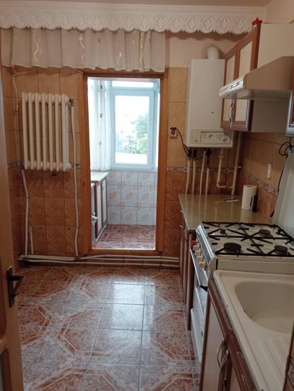 2 camere decomandat 50mp bloc '82 zona Nicolina 1 Lidl