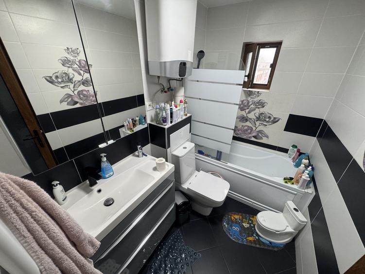 Apartament 3 camere zona Cet