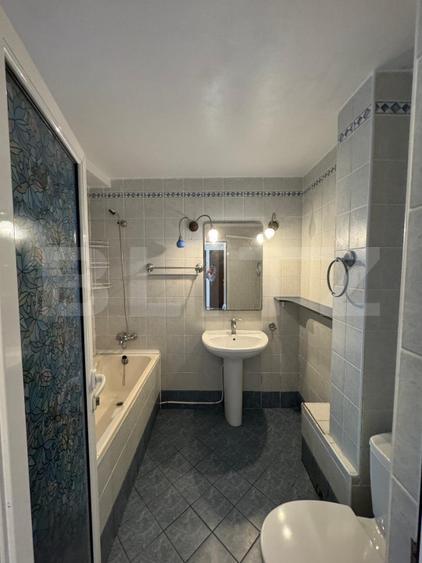 Apartament 2 camere de vânzare, 44 mp, zona Palas