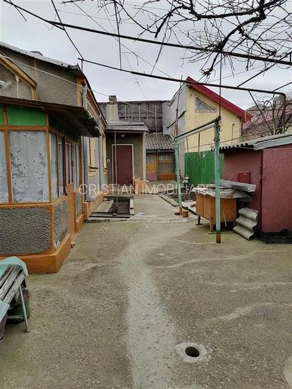 Casa 4 cam zona Bd.Cuza V C.Galati teren 210 mp cu 11 deschidere - 2