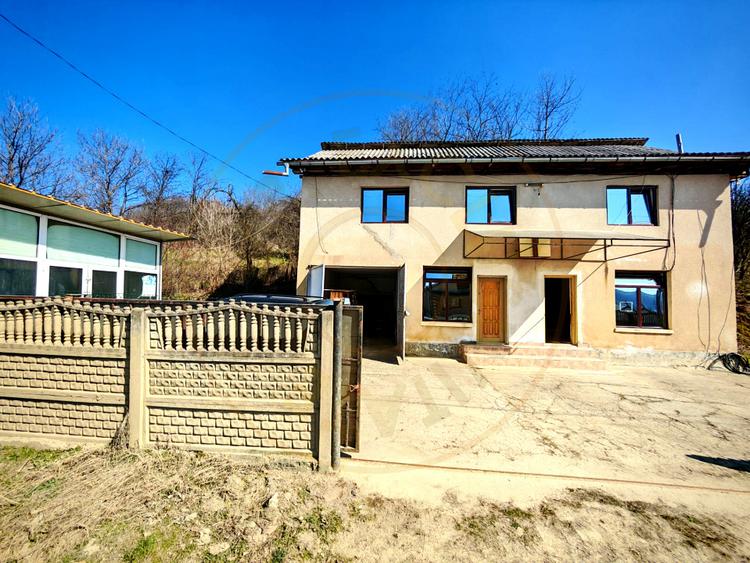 Casă cu teren generos în Dârmănești, Argeș-ideală pentru locuința sau afacere