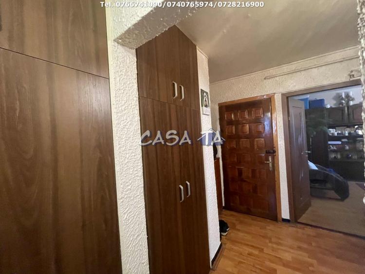 Apartament 2 Camere, Etaj 4 (cu acoperis), Strada Dacia - Zona Mall