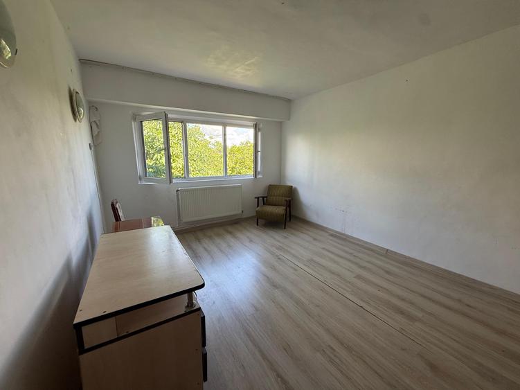 Apartament 3 camere decomandat spatios Medgidia, zona VS-uri