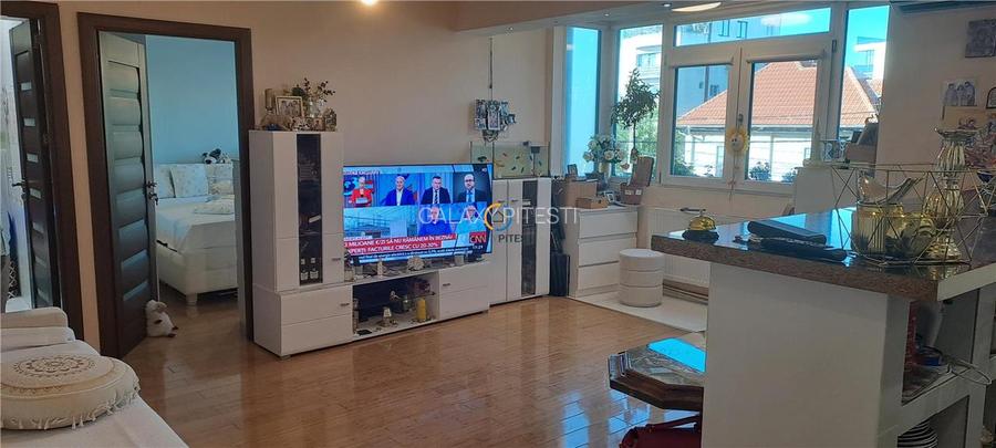 Apartament doua camere etaj intermediar, zona centrala, renovat