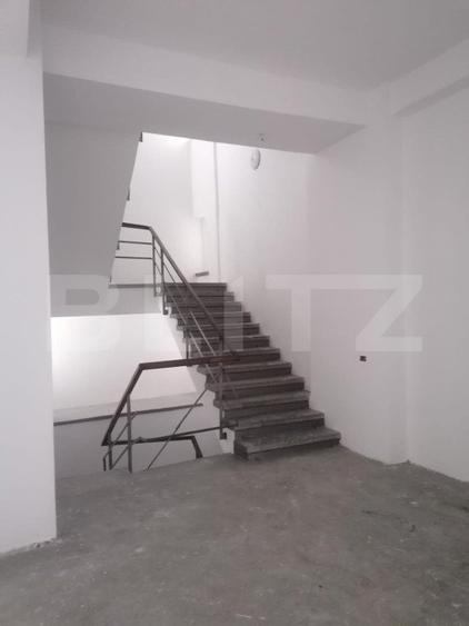 Spatiu comercial 690 mp, zona Centrală