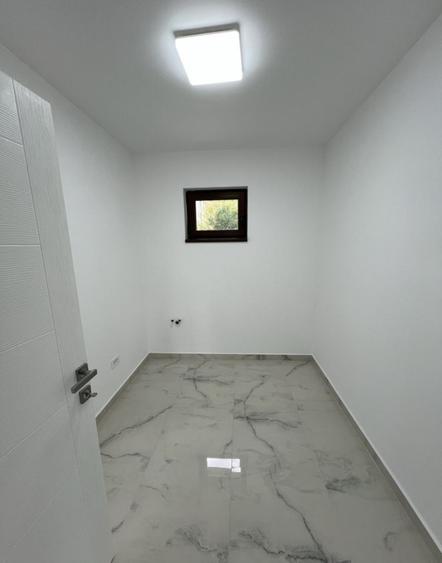 Spatiu comercial cu VAD si vitrina la strada, 70mp, cartier Terra