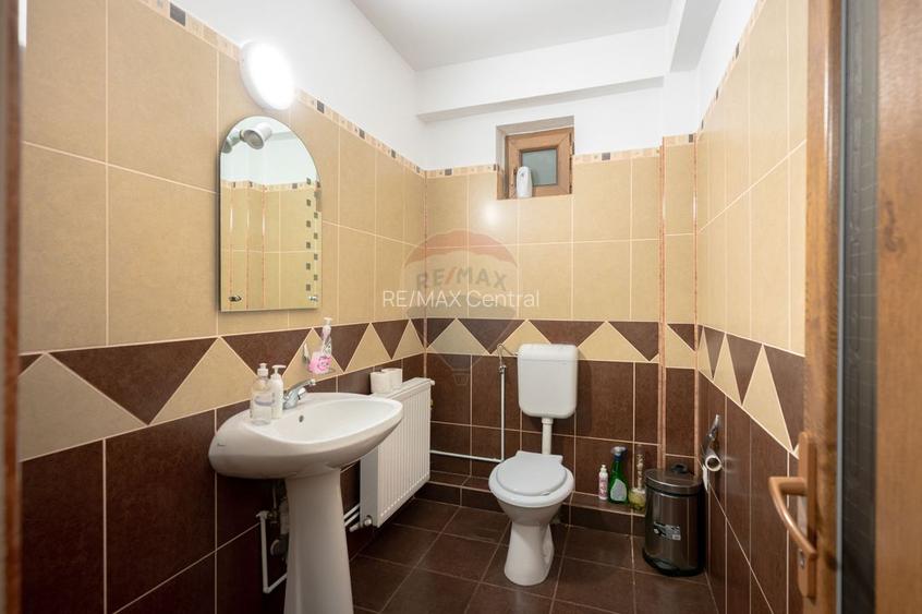 Cabană turistică, 12 camere cu restaurant, bucătărie + sală evenimente - 42