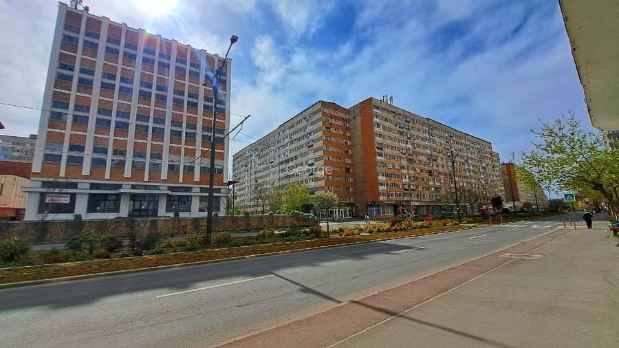 De vanzare in Reșița Cladire comerciala de 4etaje situata pe bulevard principal  - 9