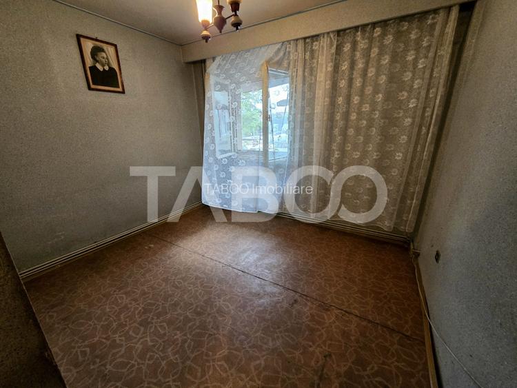 Apartament decomandat 4 camere 4 balcoane 2 bai etaj 1 Central Sibiu - 16