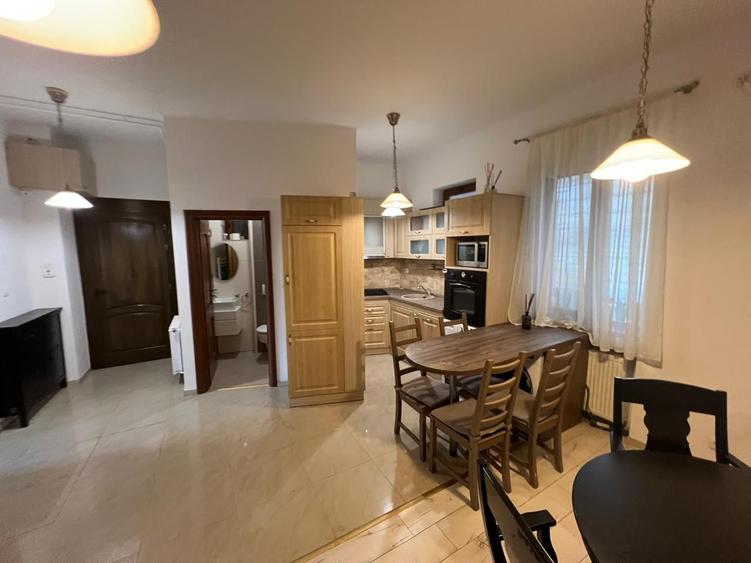 Apartament 3 camere, garaj si boxa - zona Centrala-Prefectura