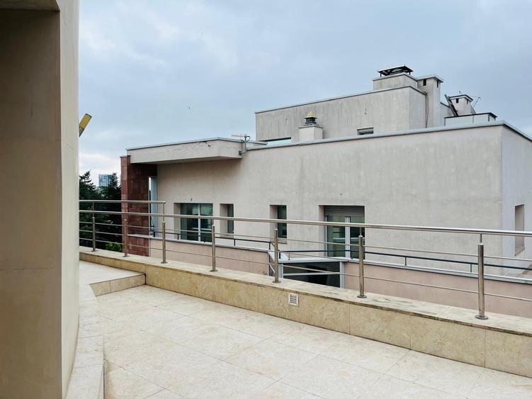 Duplex de vânzare – 5 camere | Strada Jean Monnet | Primăverii