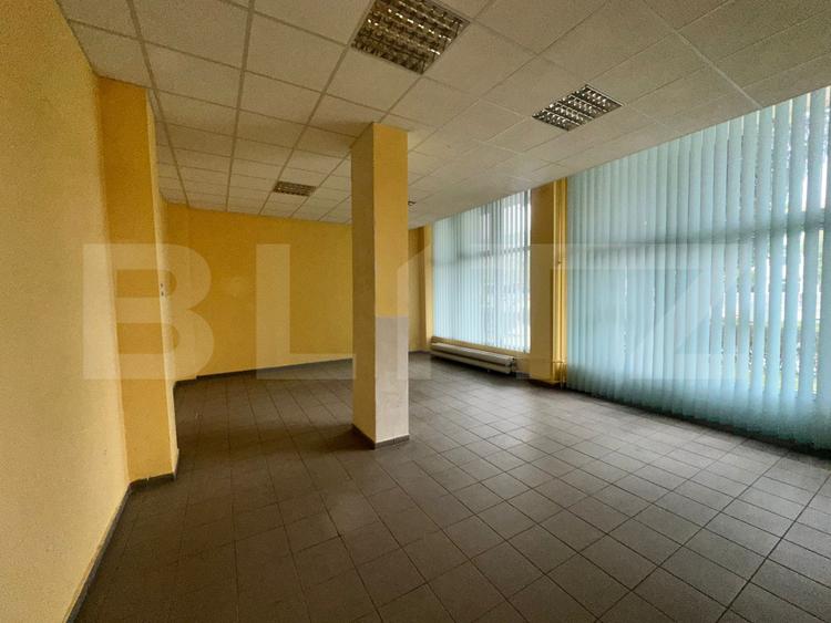Spațiu comercial de închiriat, 120 mp, vitrină mare – zona Liceul Auto, Deva
