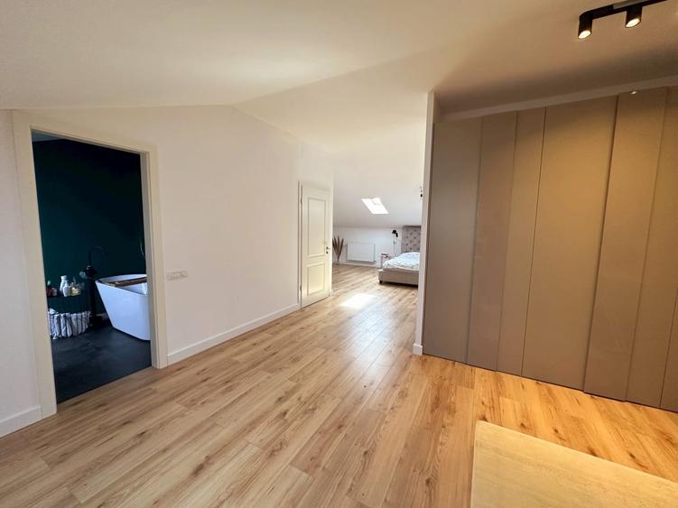 Complex case individuale cuplate in duplex langa padure