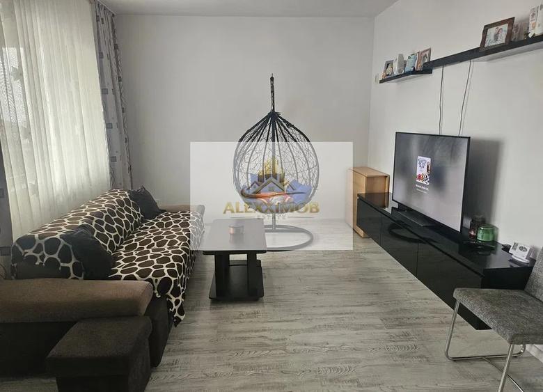 Apartament 3 Camere de Vanzare - zona Metalurgiei - 75 mp
