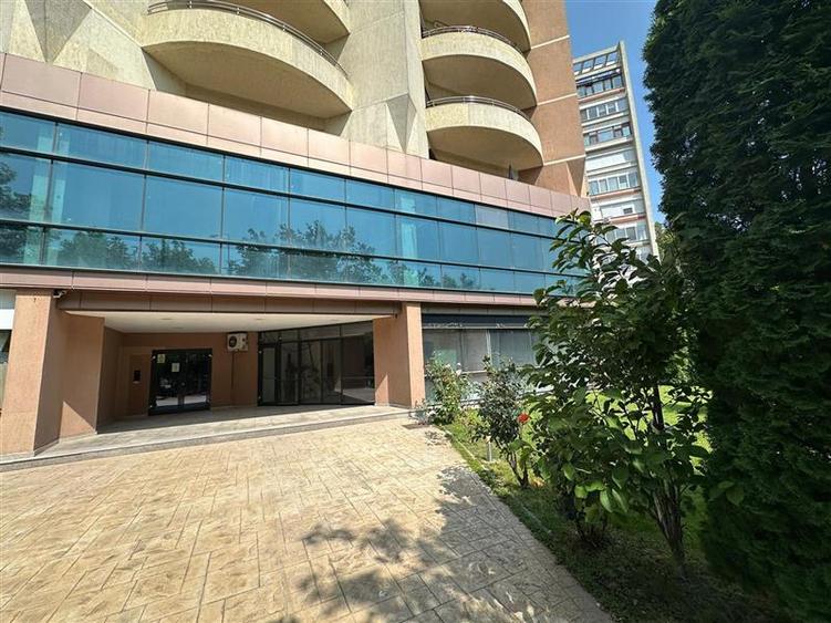 Vanzare Spatii - clinica, comercial, showroom, birouri