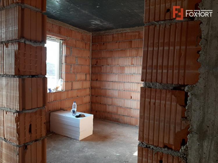 Casa individuala cu 4 camere si teren de 503 mp - zona Mosnita Noua