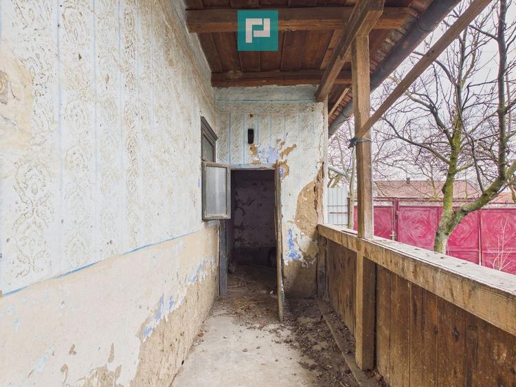 Casă modestă cu 3 camere de renovat în Mișca