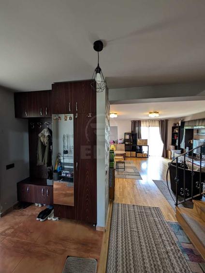 Duplex zona Iazului