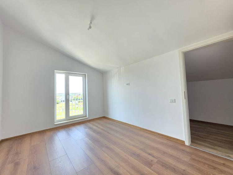 Penthouse cu 3 camere, terasa 22mp, Sânpetru
