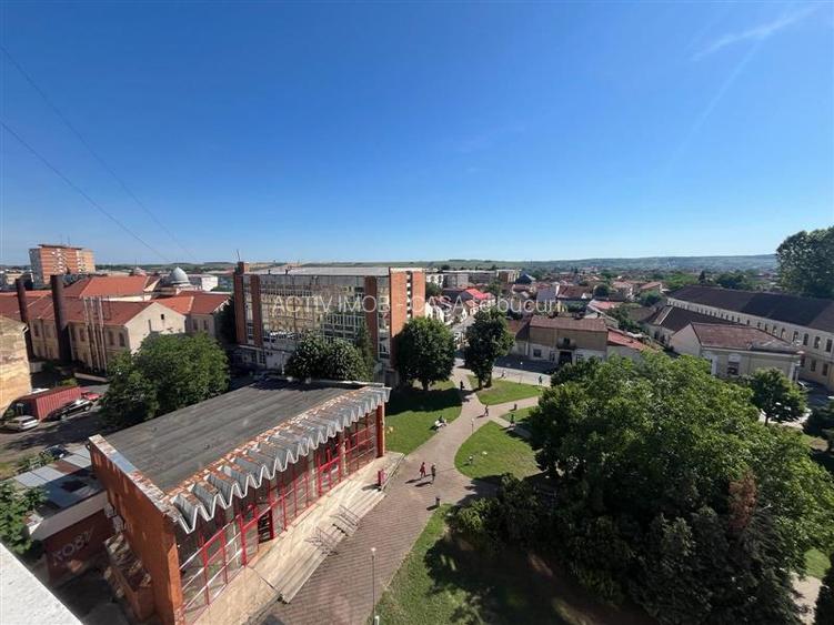 Lugoj, Apartament 3 Cam., 84 Mp., Semidecomandat, et.6, Central Blocul Postei - 34