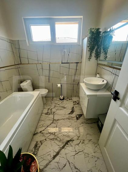 Casa individuala cu 5 camere, finisaje moderne, la intrare in Chinteni
