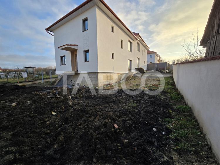Casa tip duplex de vanzare 120 utili teren 300 mp Sura Mica Sibiu