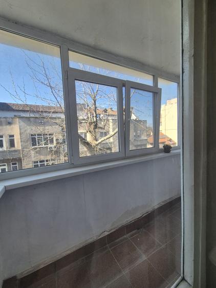 Apartament 3 camere de vânzare – Zona Centrală, decomandat