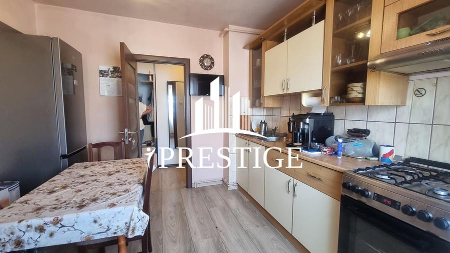 APARTAMENT 4 CAMERE, 2 BĂI, BALCON, PIVNIȚĂ, B-DUL MIHAI VITEAZU