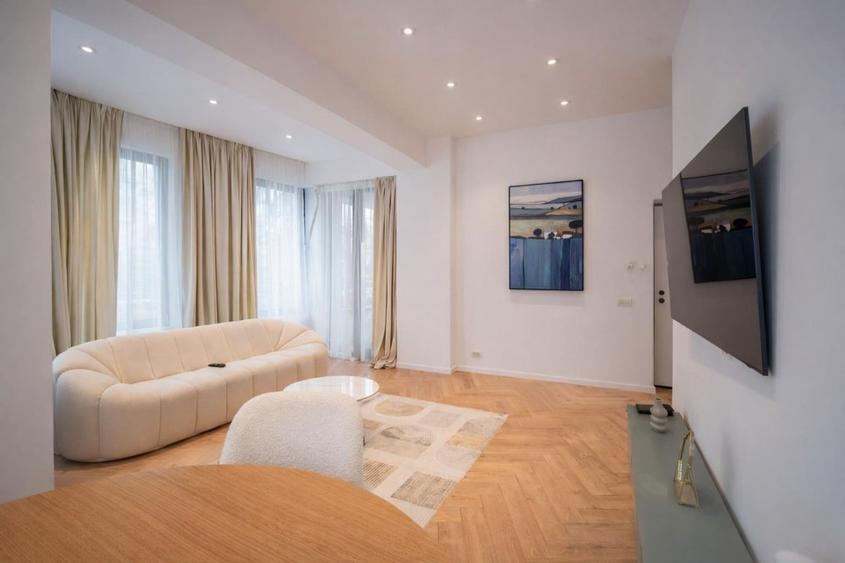 Apartament nou, 3 camere, mobilat, zona Ferdinand