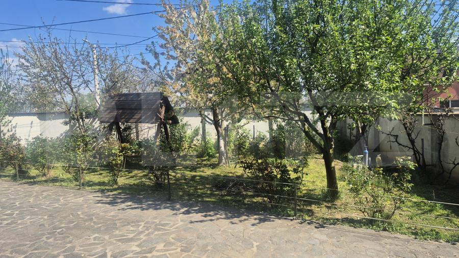 Casa 3 dormitoare de inchiriat, 236 mp, teren 525 mp, Semicentral
