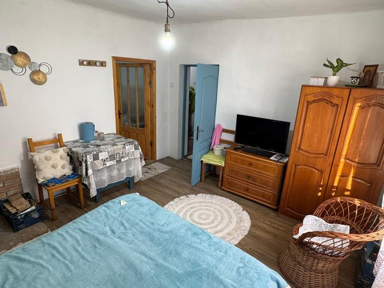 Casă de vânzare în Corbu – deschidere la strada principală!