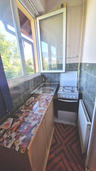 Garsoniera cu centrala proprie noua, balcon si baie in camera - Astra