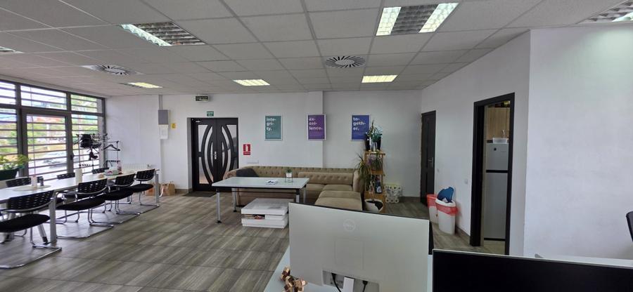 Vanzare spatiu birouri 135 mp, compartimentat, luminos, acces facil