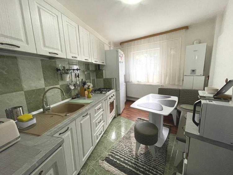 Apartament de vânzare | 2 camere | decomandat | Etaj 1 | zona Cetate - Mercur